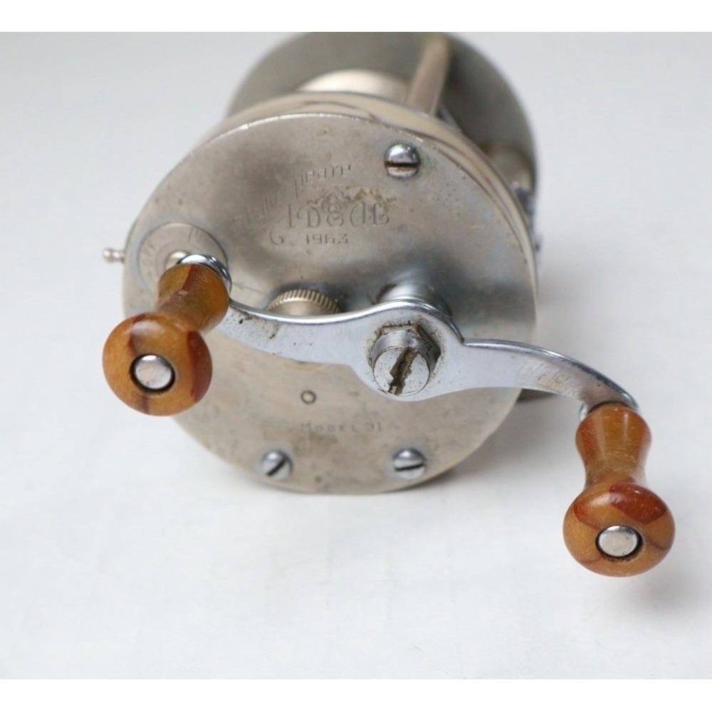Vintage Shakespeare IDEAL Level Winding 1963 Model 31 Bait Casting Fishing Reel